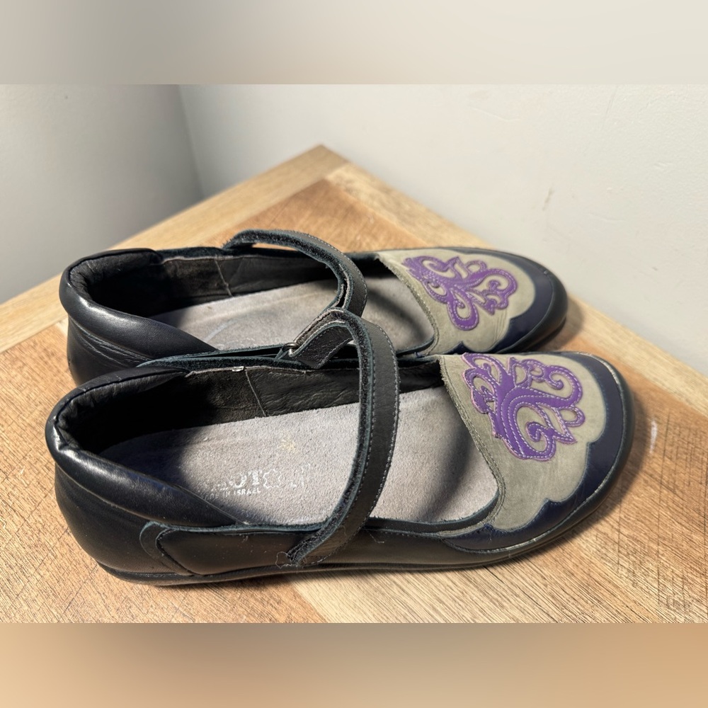Women’s Mary Jane Flats in Black, Gray & Purple - Picture 8 of 11